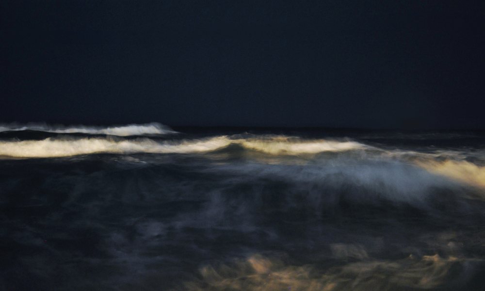 Flying Waves